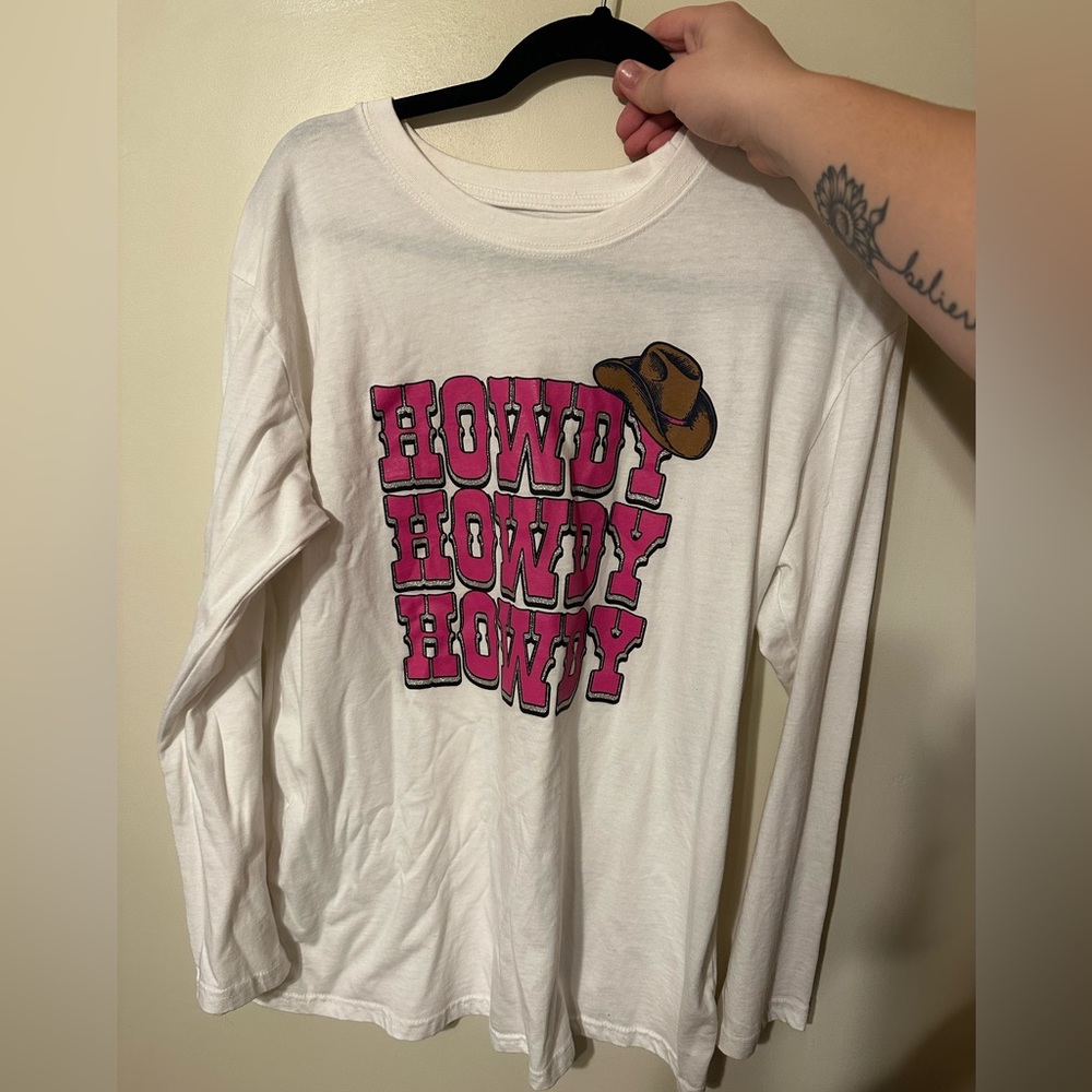 Brand new. Just wrinkled. Never been worn size L